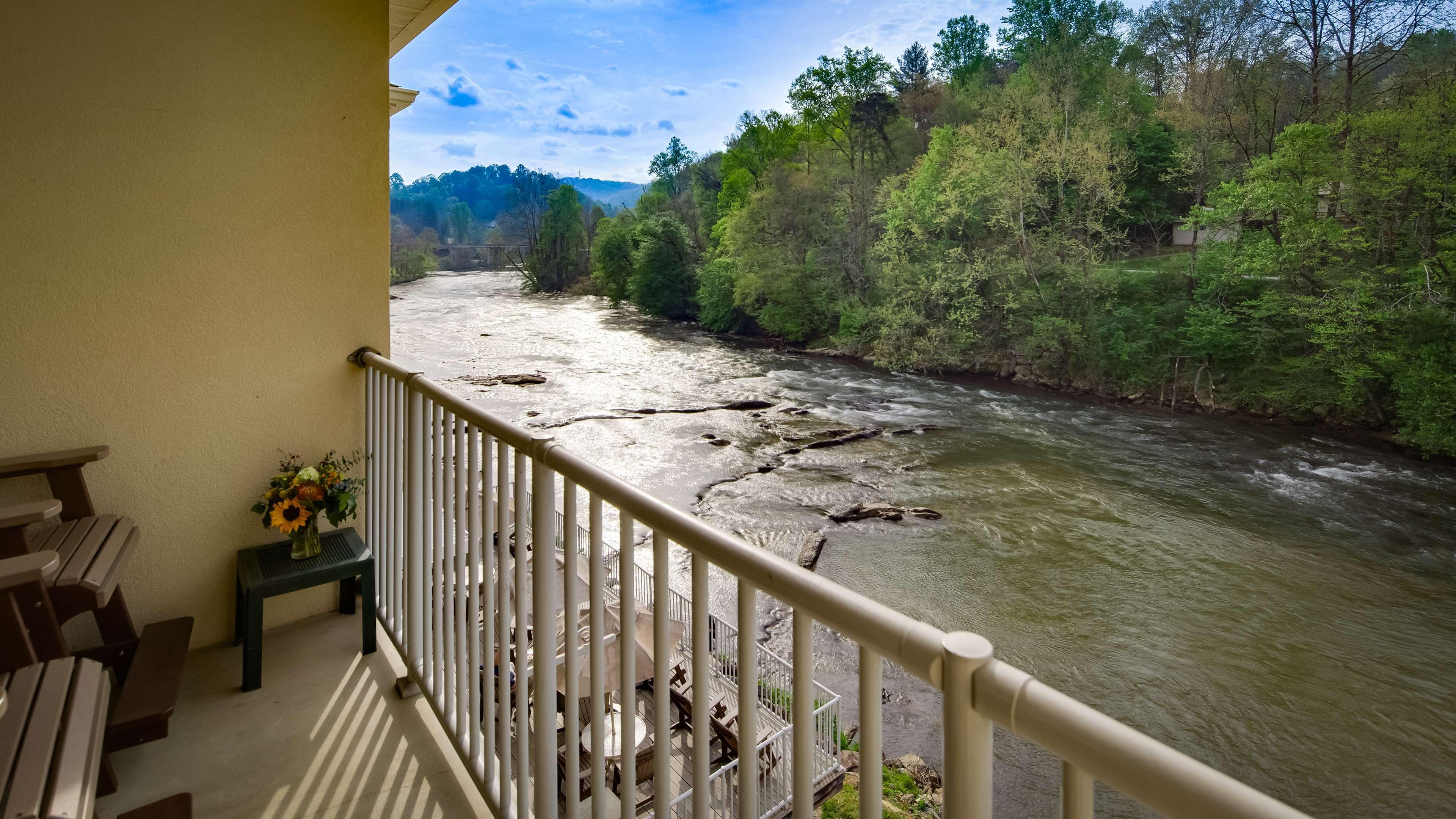 Best Western Plus River Escape Sylva / Dillsboro Exterior foto